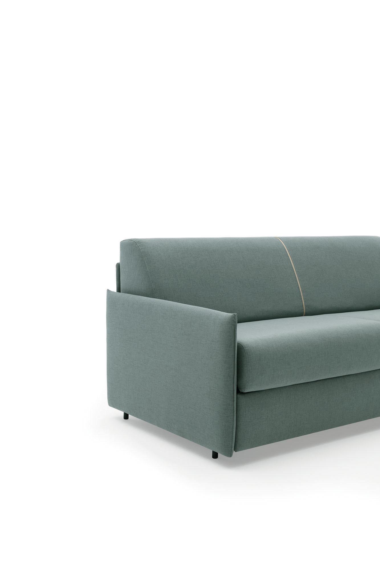 Divano trasformabile Naxos con bracciolo salvaspazio modello Slim