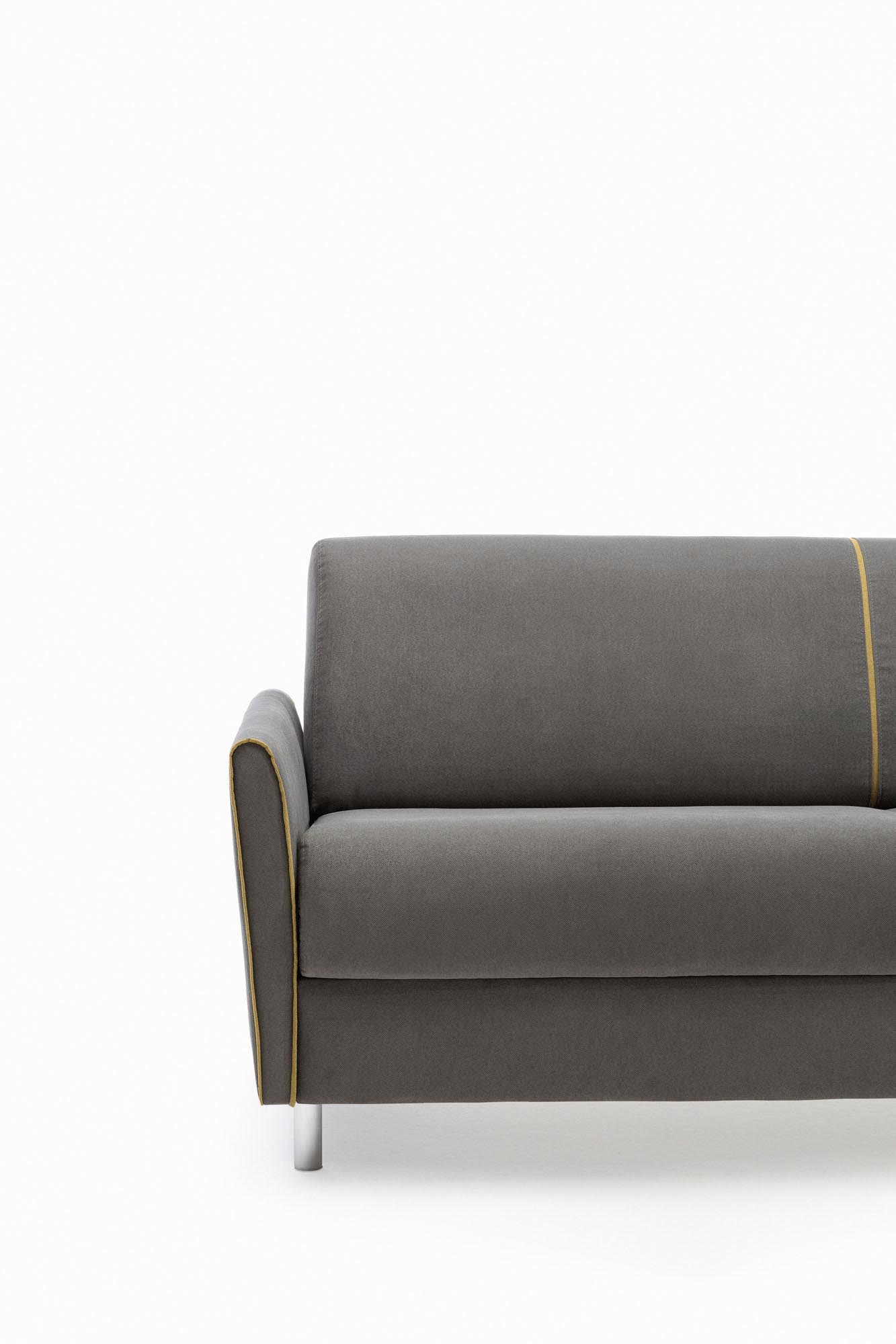 Divano letto Tahiti con bracciolo modello Trendy visione frontale