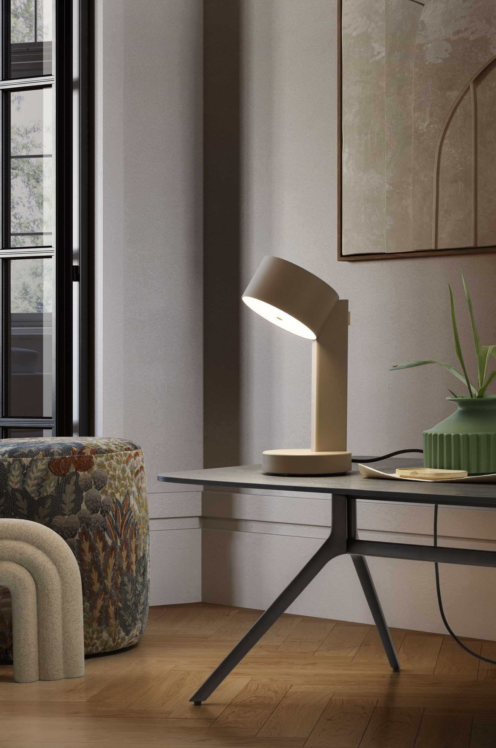 Lampada da tavolo moderna con emissione diretta colore sabbia