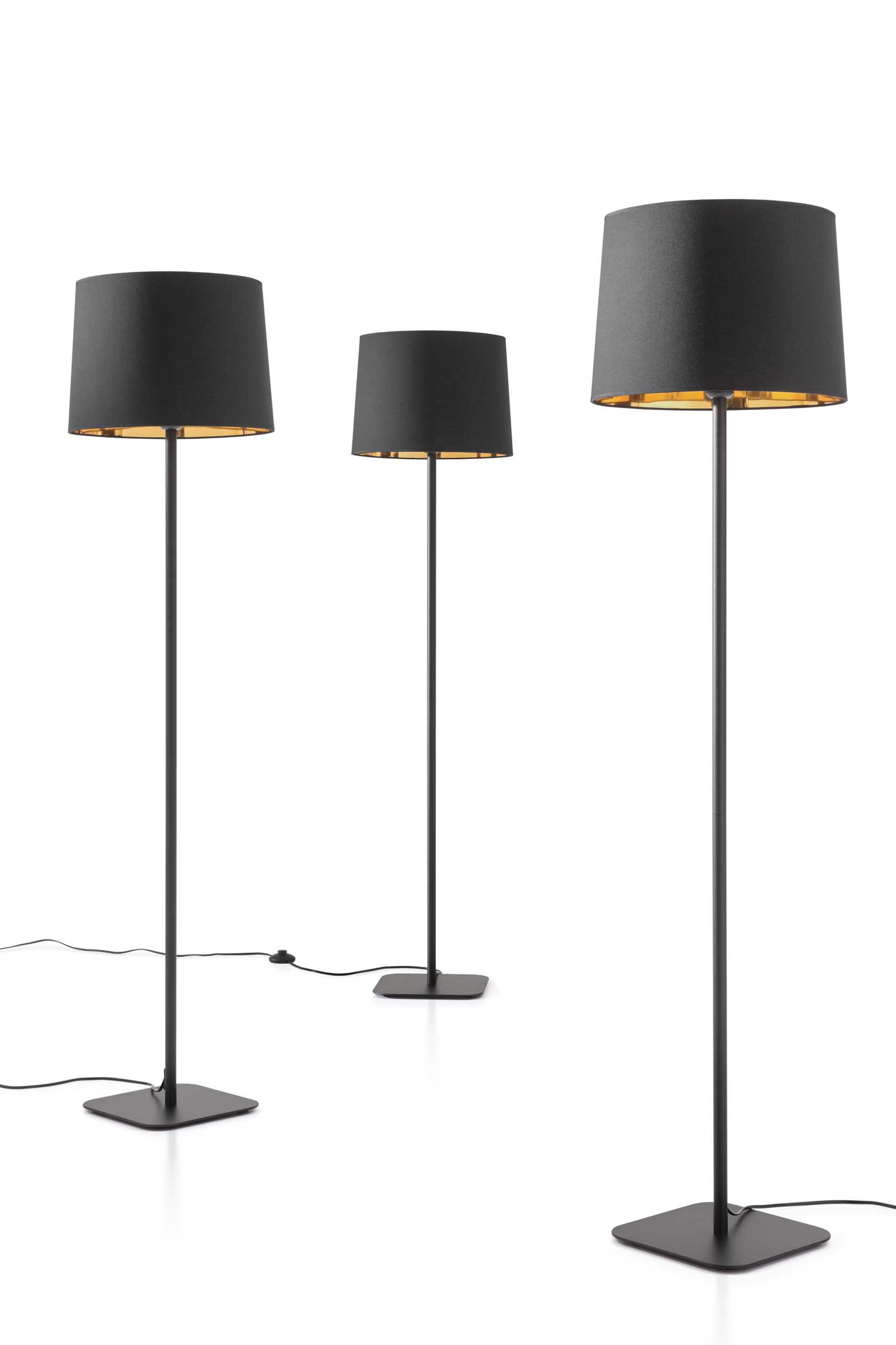 Set di lampade da terra con paralume nero in tessuto