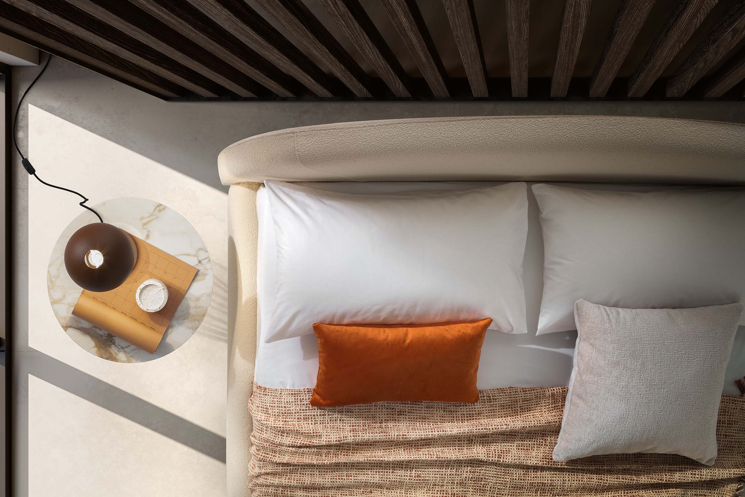 Letto elegante color crema e dallo schienale sottile e salvaspazio