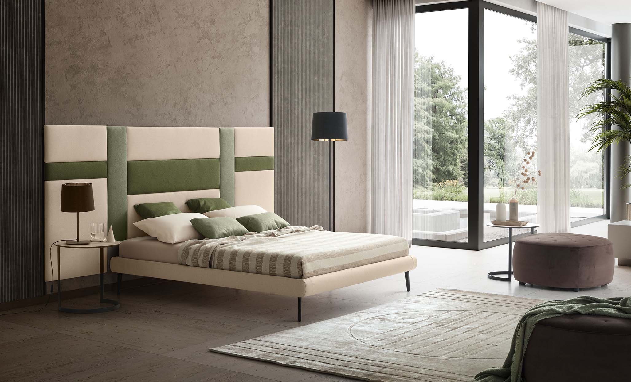 Stanza di un residence con testiera a muro modello Ground a motivi geometrici verdi