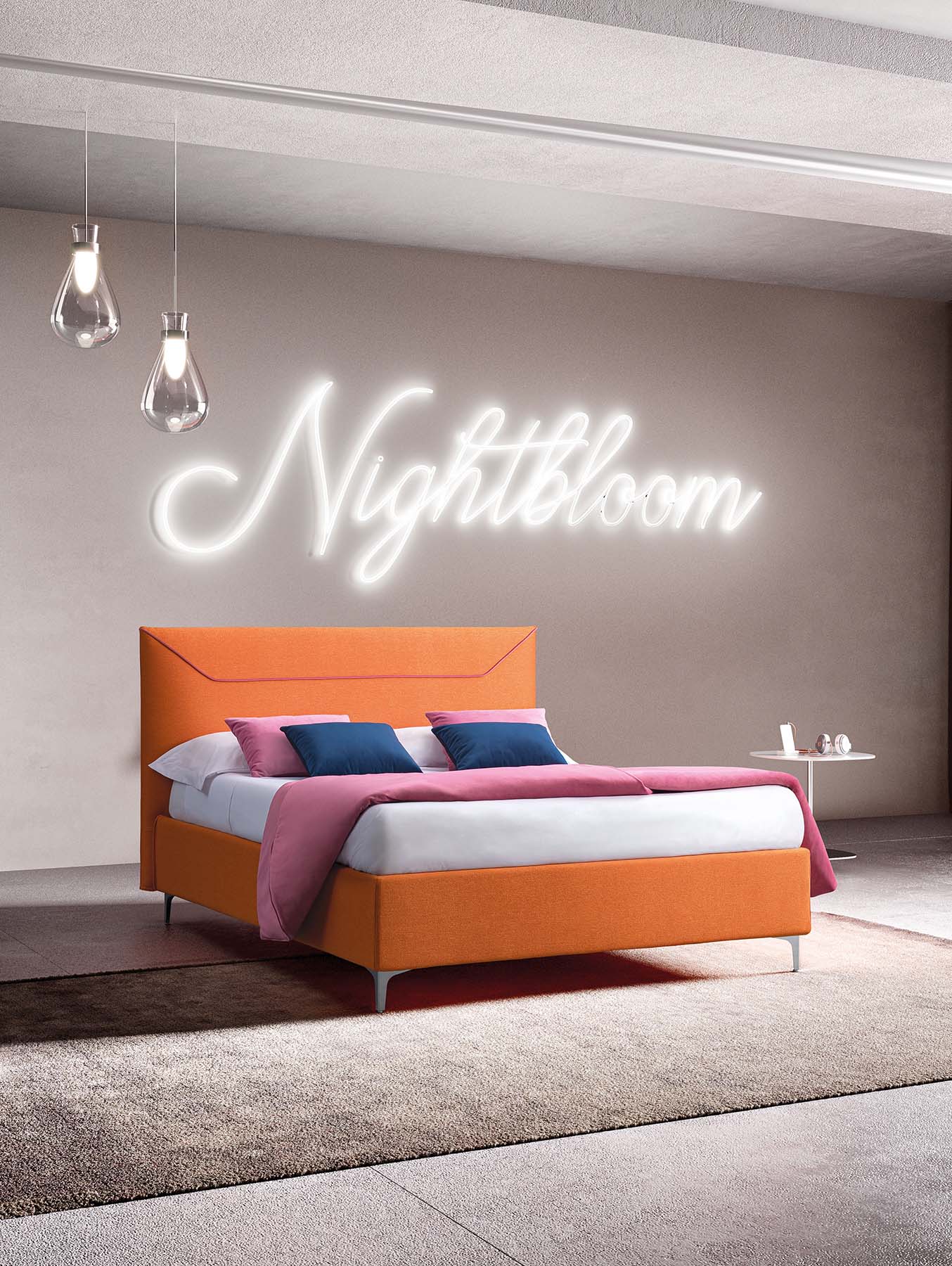 Letto con piedini alti e testiera sottile a forma di busta