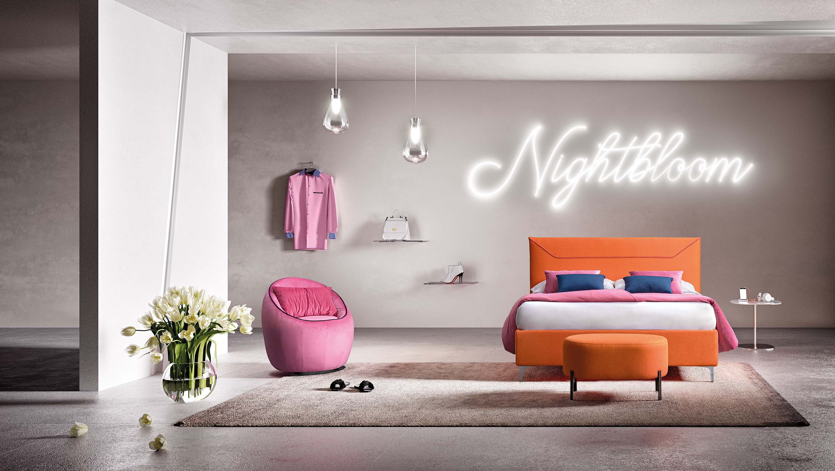 Letto salvaspazio con struttura in tessuto colore arancione in una stanza moderna con pouf abbinato.