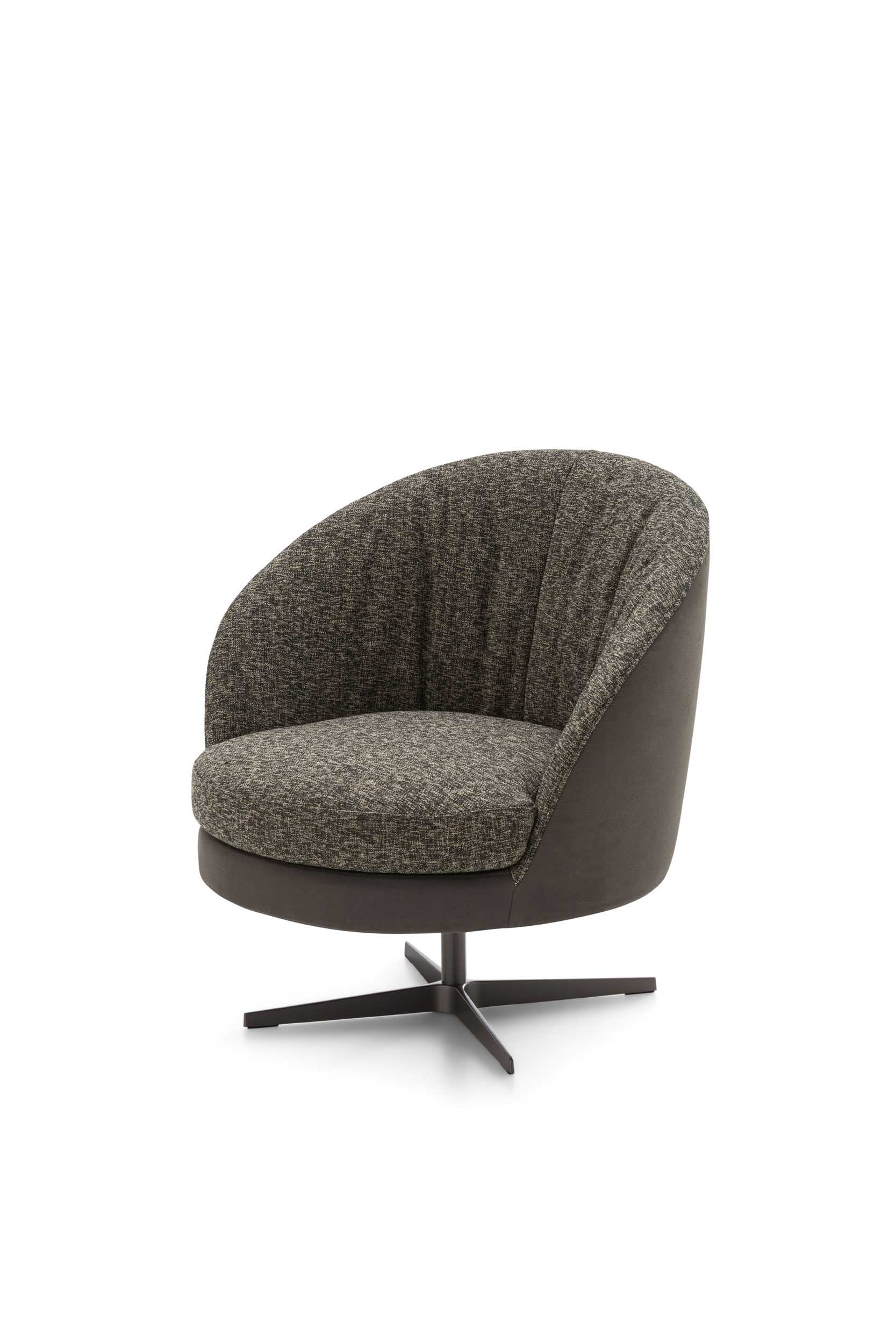 Poltroncina Oyster LeComfort tonda e girevole
