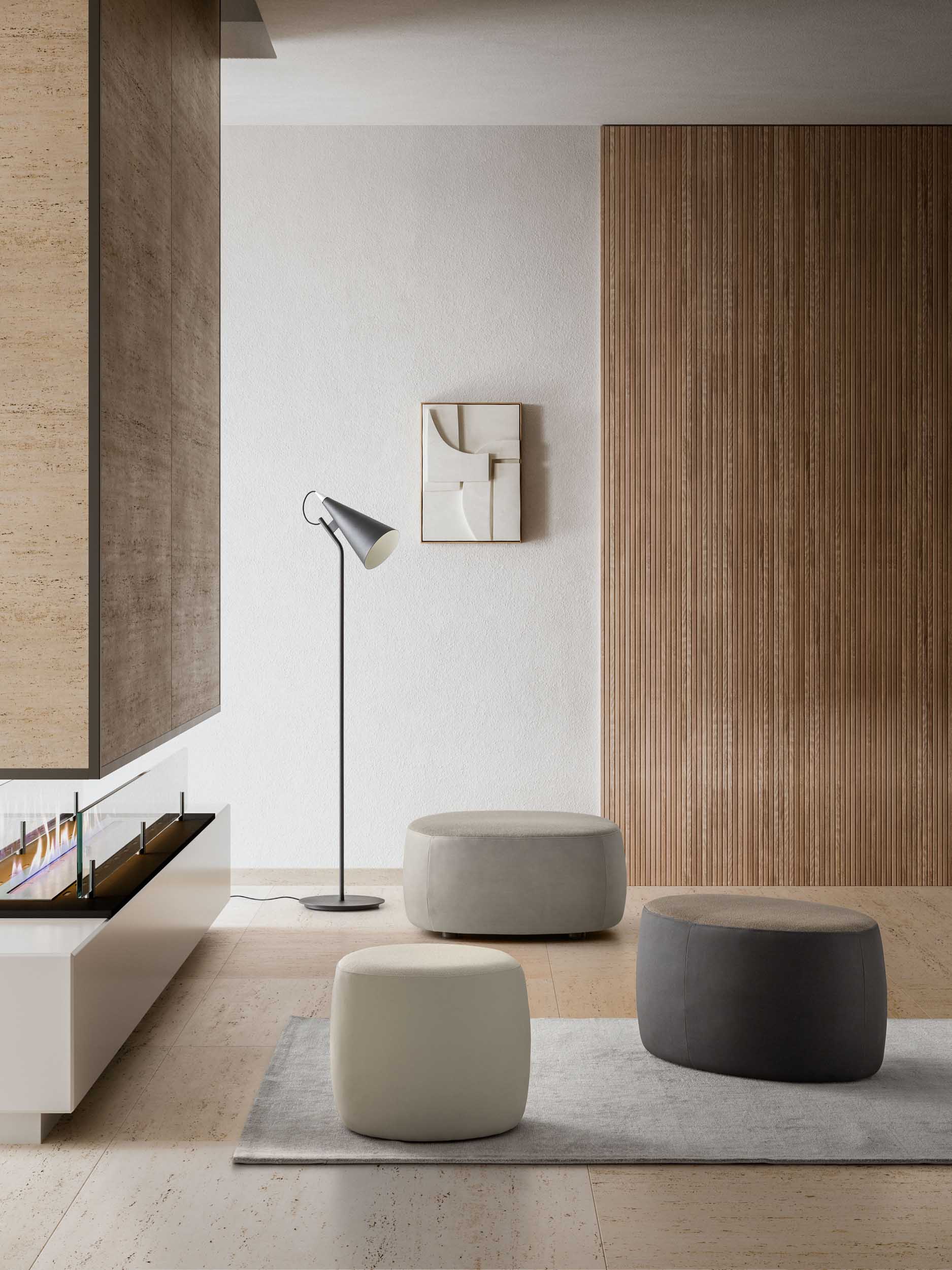Soggiorno moderno arredato con pouf