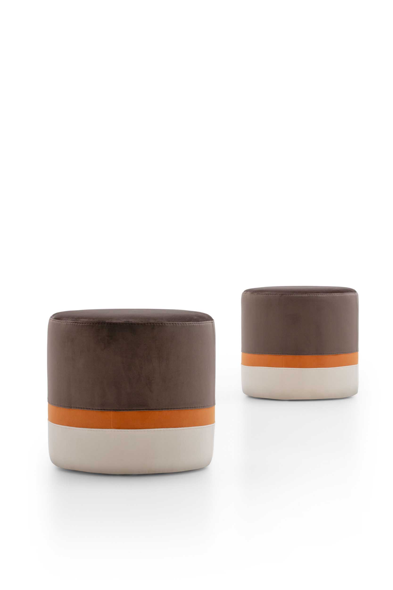 Set di pouf imbottiti a strisce