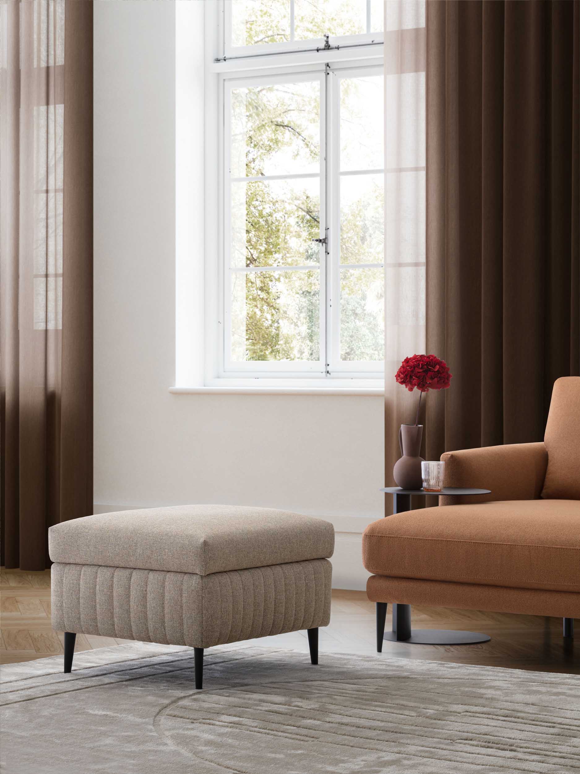 Pouf con contenitore in soggiorno dallo stile classico