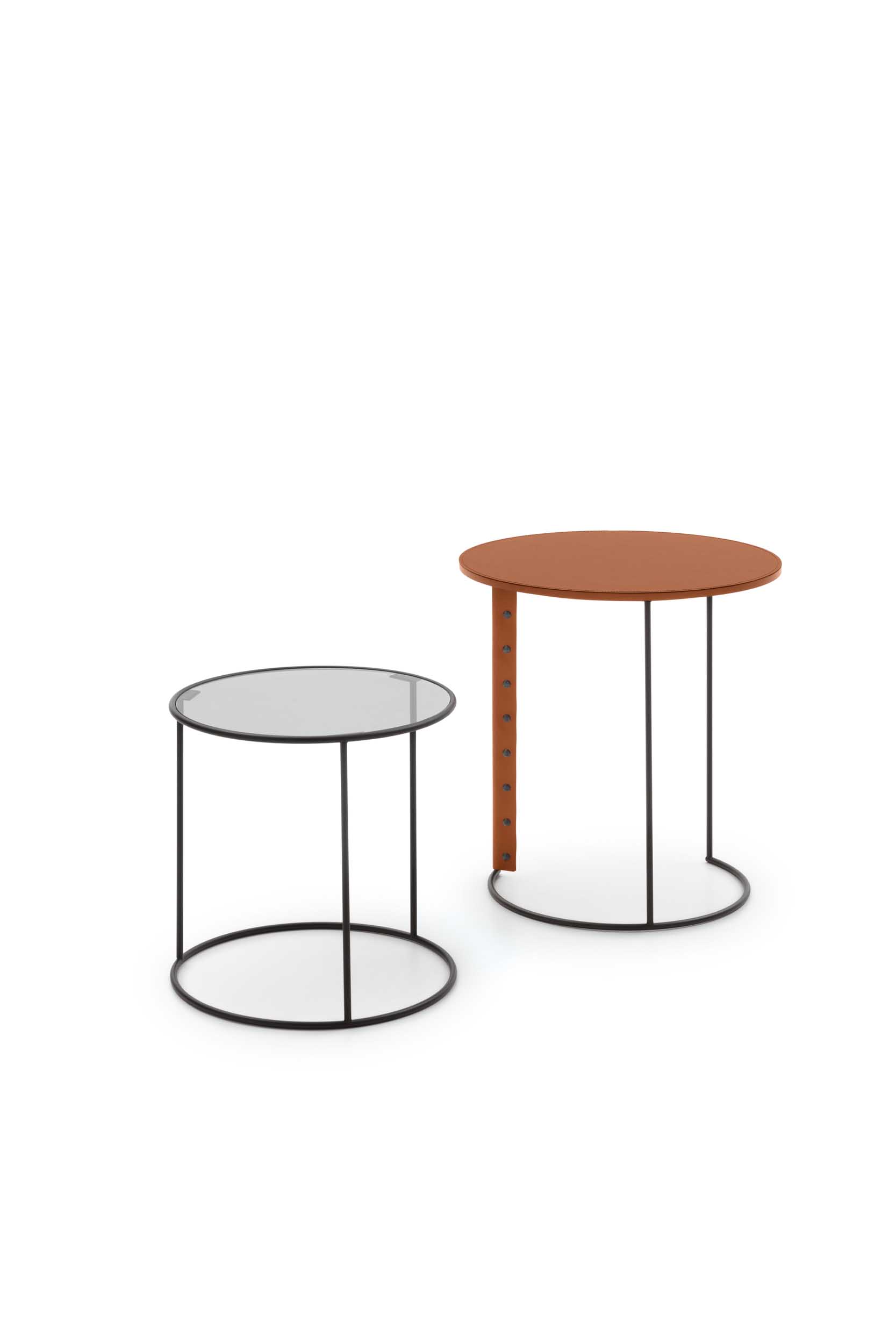 Tavolino Jarvis LeComfort con superficie rotonda e base versatile